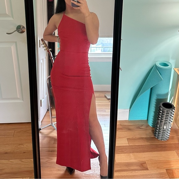 Red Asymmetrical One-Shoulder Maxi Dress - Picture 3 of 6